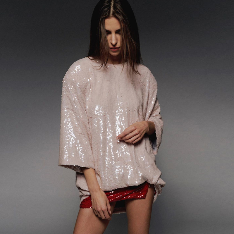 파리 패션 위크 2025 블로거 숄더 패드 로터스 핑크 - Street Fashion Paris 2025 리뷰 및 가격